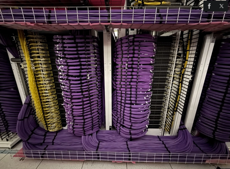 Những sợi cáp tím thành 'gà đẻ trứng vàng' thời AI