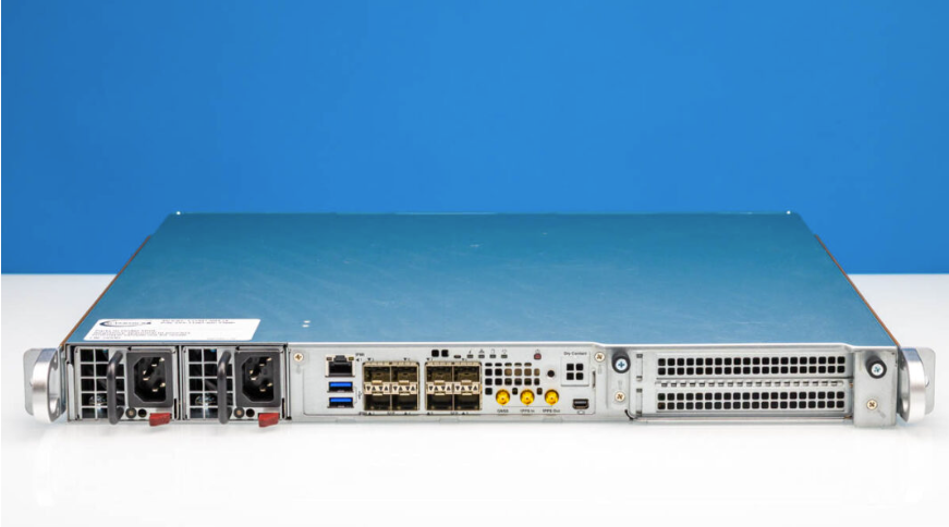 Đánh giá Supermicro SYS-112D-40C-FN8P: Máy chủ SoC Intel Xeon 6 40 nhân với 8 cổng 25GbE.